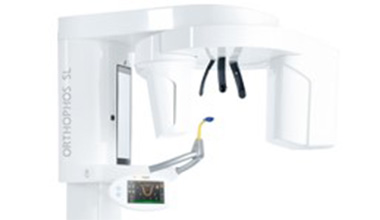 特徴4　精密な診査・診断・治療を可能に「歯科用CT」